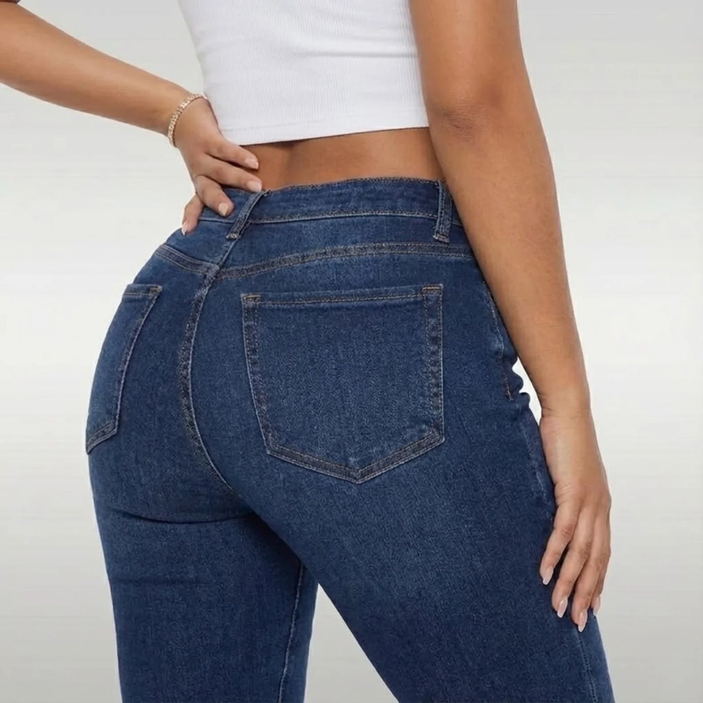 Butt Lifting Mid-Low Rise Straight-Leg Jeans