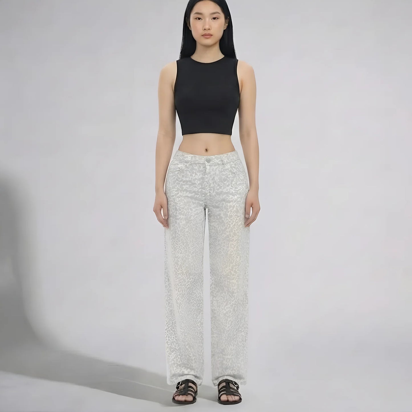 Butt Lifting Mid-Low Rise Straight-Leg Jeans